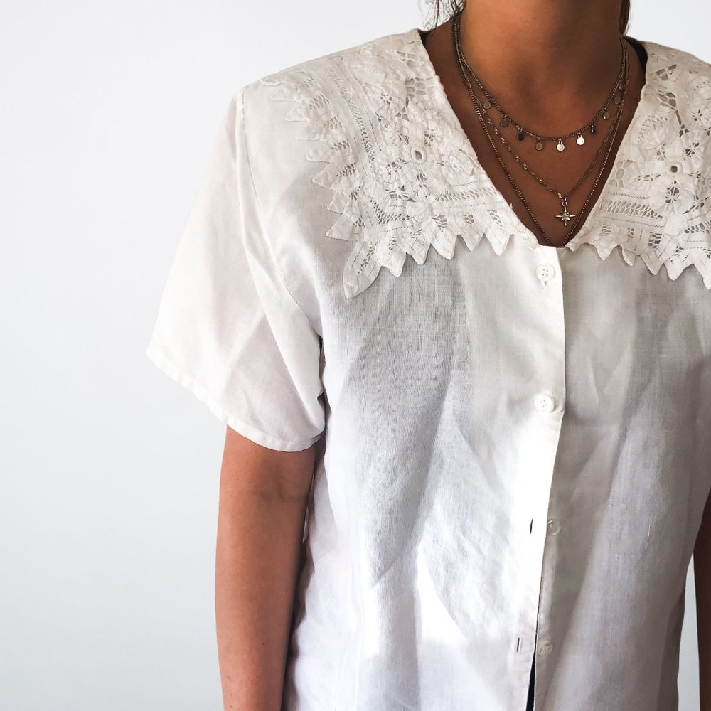 Vintage White Short Sleeve Button Up Shirt with Exaggerated Lace Collar - 14 - Picture 1 of 7